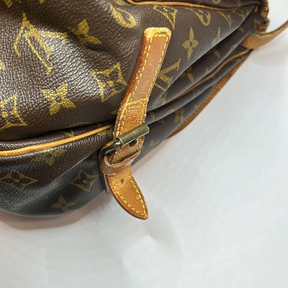 Louis Vuitton LOUIS VUITTON Monogram Saumur
